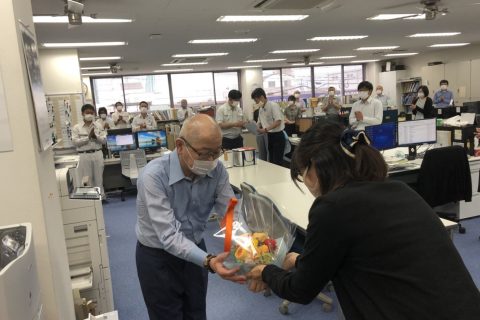 黄綬褒章を篠原誠 代表取締役が受章