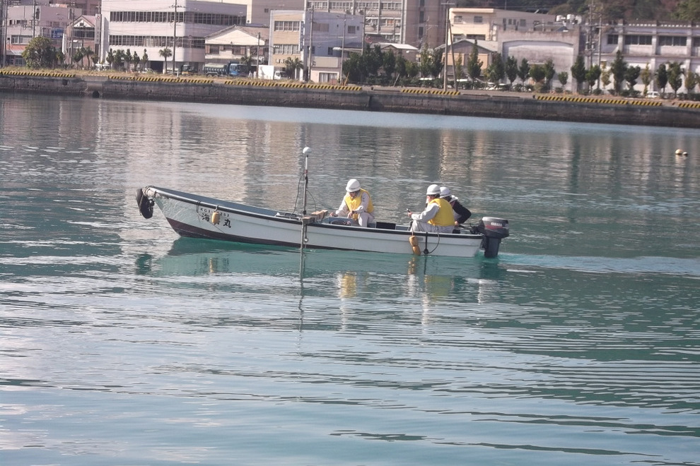 名瀬港深浅測量（奄美市）