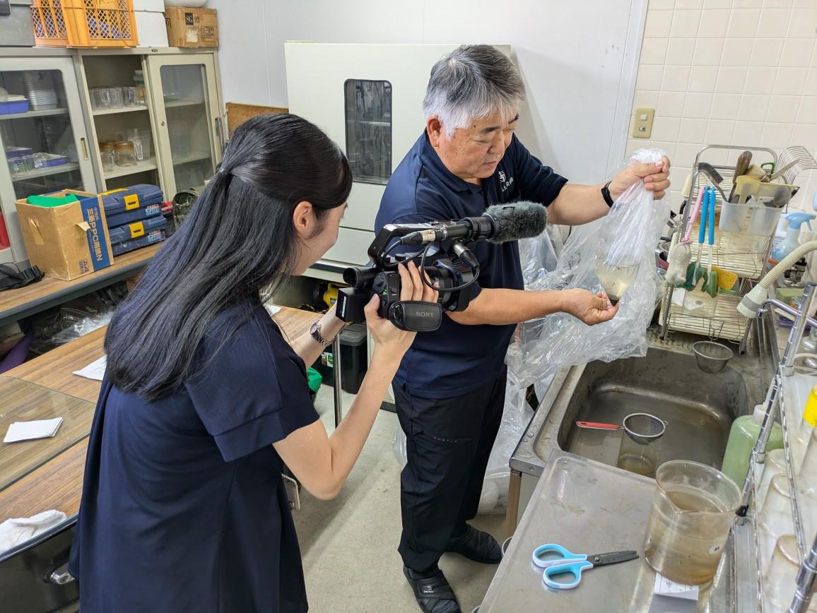 降灰観測取材
